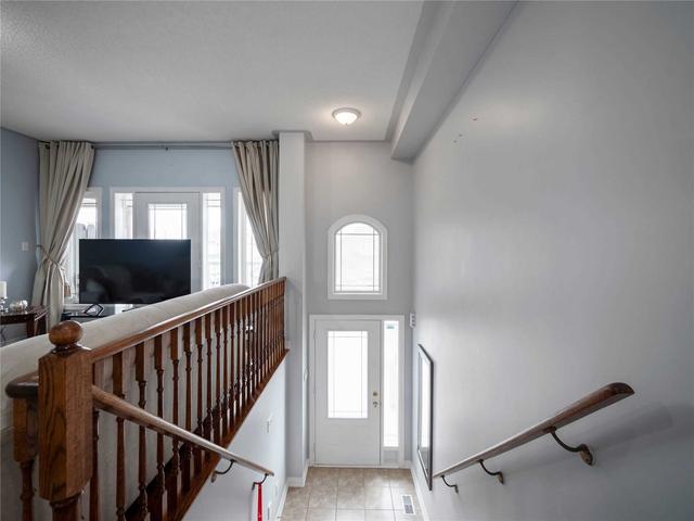 54 Saint Grace Crt, House semidetached with 3 bedrooms, 4 bathrooms and 3 parking in Brampton ON | Image 12
