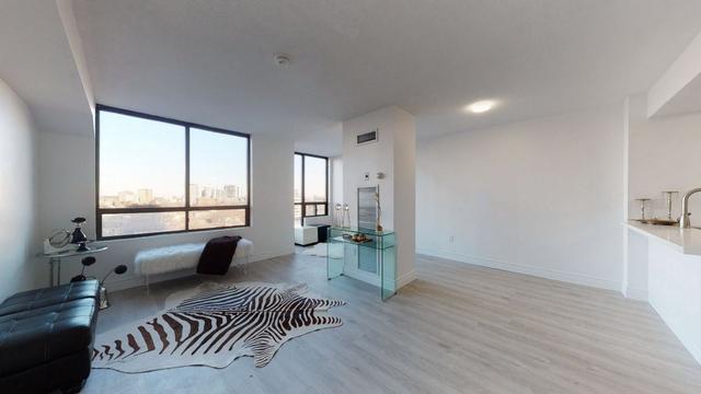 1104 - 117 Gerrard St E, Condo with 0 bedrooms, 1 bathrooms and 0 parking in Toronto ON | Image 4