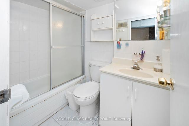 623 Ossington Ave, House detached with 4 bedrooms, 2 bathrooms and 2 parking in Toronto ON | Image 31