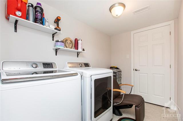 719 Juneberry Lane, Townhouse with 2 bedrooms, 2 bathrooms and 3 parking in Ottawa ON | Image 4