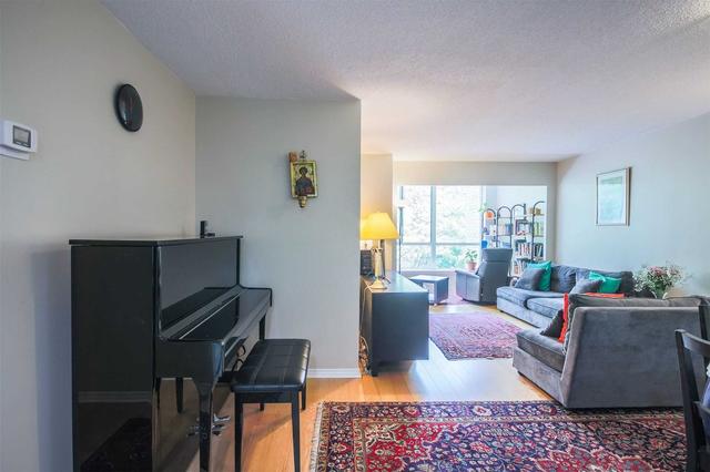 212 - 225 Davenport Rd, Condo with 2 bedrooms, 2 bathrooms and 1 parking in Toronto ON | Image 22