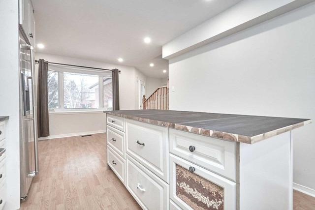 ul - 9 Rosenfeld Dr, House detached with 3 bedrooms, 2 bathrooms and 4 parking in Barrie ON | Image 4