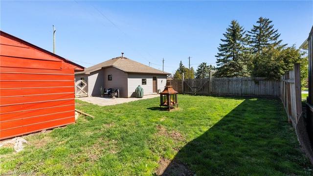 165 North Town Line W, House detached with 3 bedrooms, 1 bathrooms and 8 parking in Ingersoll ON | Image 25