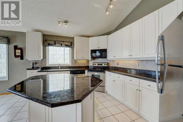 2281 Sirocco Drive Sw, House detached with 3 bedrooms, 2 bathrooms and 4 parking in Calgary AB | Image 24