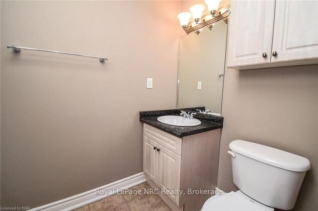 6 Gertrude St, House detached with 3 bedrooms, 4 bathrooms and 2 parking in St. Catharines ON | Image 2