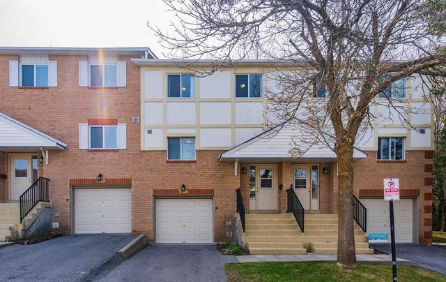 598 Gibney Cres, Townhouse with 3 bedrooms, 2 bathrooms and 2 parking in Newmarket ON | Image 1