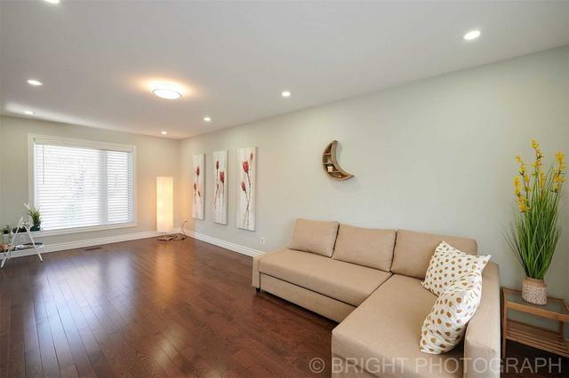 29 Hobart Dr, House detached with 4 bedrooms, 4 bathrooms and 2 parking in Toronto ON | Image 36