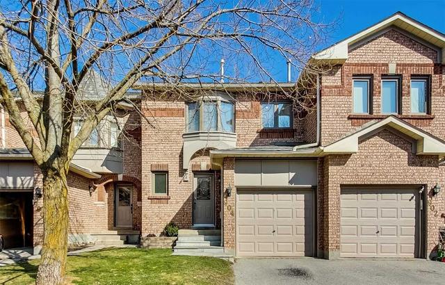 904 Caribou Valley Circ, Townhouse with 3 bedrooms, 3 bathrooms and 2 parking in Newmarket ON | Image 1