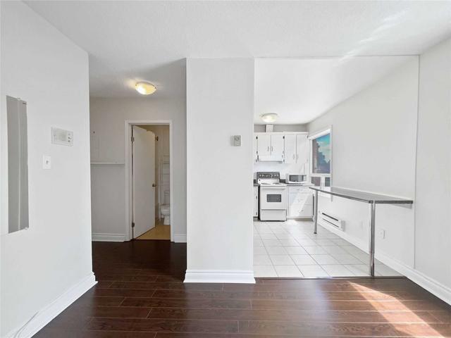 unit 3 - 946 Bloor St W, House detached with 2 bedrooms, 1 bathrooms and 0 parking in Toronto ON | Image 6
