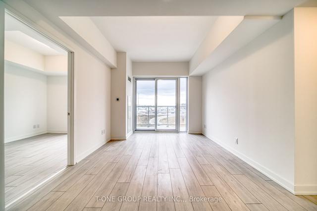 722 - 2033 Kennedy Rd, Condo with 3 bedrooms, 2 bathrooms and 1 parking in Toronto ON | Image 3