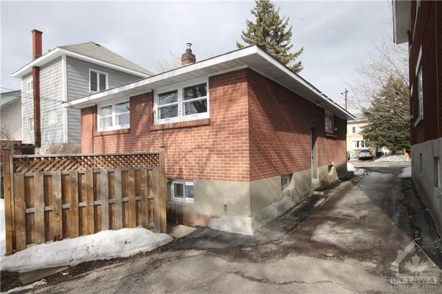 36 Caroline Avenue, House detached with 2 bedrooms, 2 bathrooms and 2 parking in Ottawa ON | Image 19