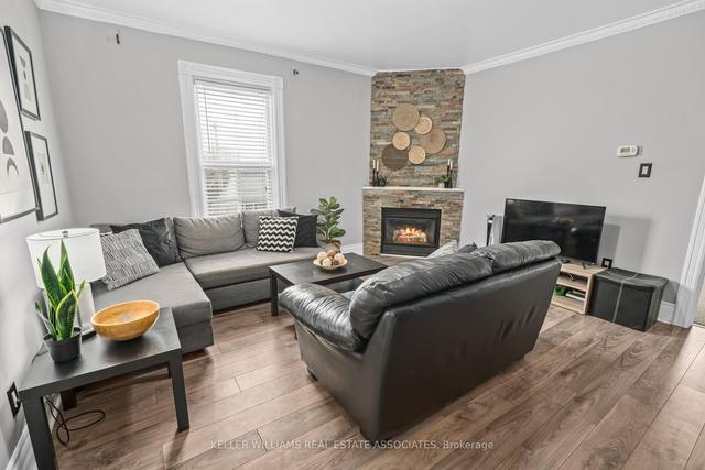 3 - 75 Mcintyre Cres, Condo with 2 bedrooms, 1 bathrooms and 2 parking in Halton Hills ON | Image 4