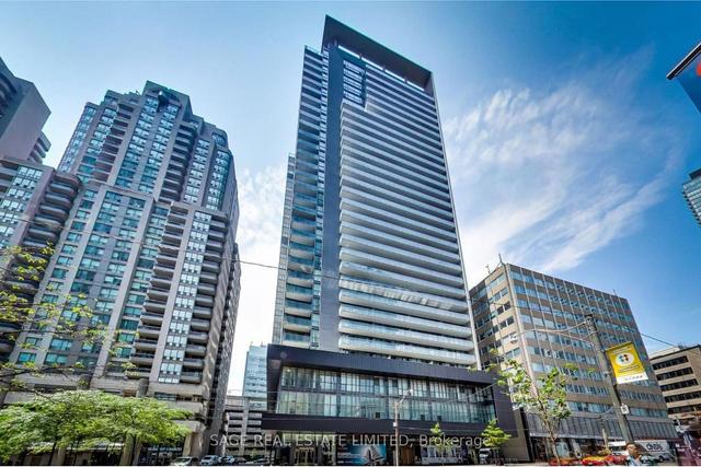 402 - 770 Bay St, Condo with 2 bedrooms, 2 bathrooms and 0 parking in Toronto ON | Image 1