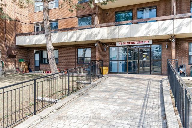 801 - 45 Silverstone Dr, Condo with 3 bedrooms, 2 bathrooms and 1 parking in Toronto ON | Image 12