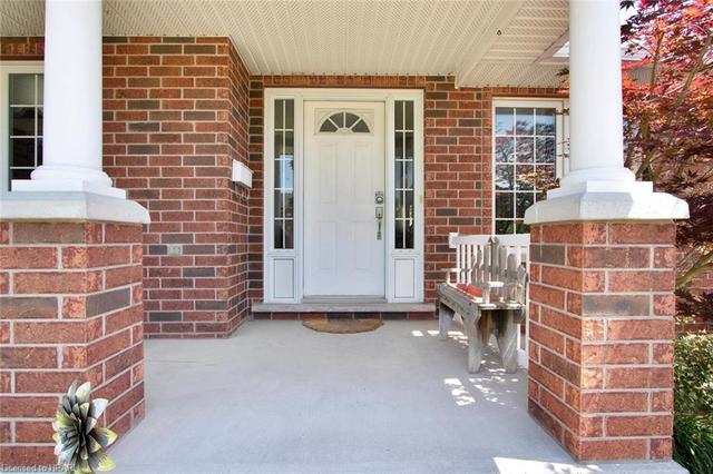 18 Vanevery Way, House detached with 4 bedrooms, 3 bathrooms and 6 parking in Stratford ON | Image 5