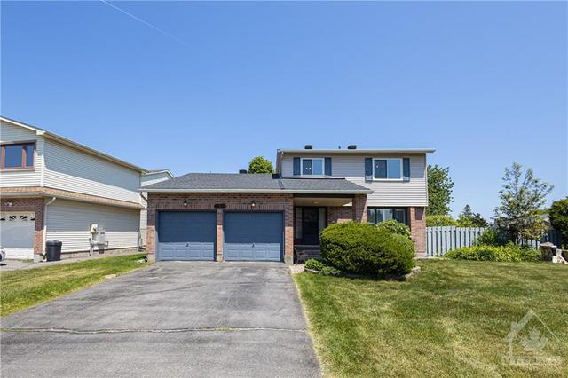 184 Des Pins Place, House detached with 3 bedrooms, 3 bathrooms and 6 parking in Ottawa ON | Image 1