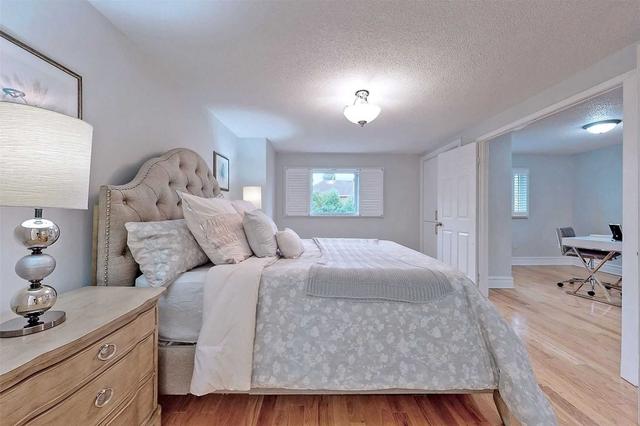 16 Coulton Crt, House detached with 4 bedrooms, 4 bathrooms and 8 parking in Whitby ON | Image 10