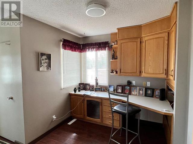 5204 48 Street, House detached with 4 bedrooms, 2 bathrooms and 6 parking in Valleyview AB | Image 9