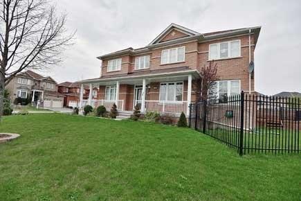 22 Goldnugget Rd, House detached with 4 bedrooms, 3 bathrooms and 4 parking in Brampton ON | Image 3