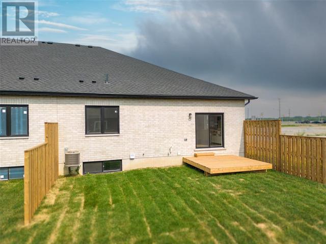 631 Anise Lane, House attached with 2 bedrooms, 2 bathrooms and null parking in Sarnia ON | Image 31