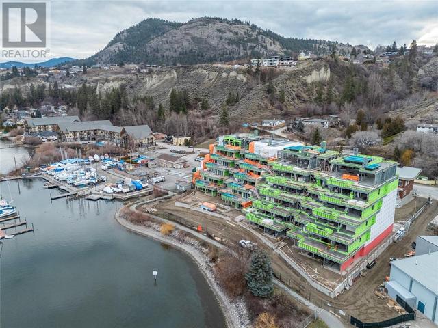 205 - 13415 Lakeshore Drive, Condo with 3 bedrooms, 2 bathrooms and 2 parking in Summerland BC | Image 2