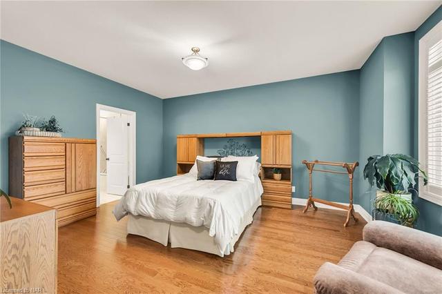 26 Emerald Common, House attached with 3 bedrooms, 3 bathrooms and 6 parking in St. Catharines ON | Image 7