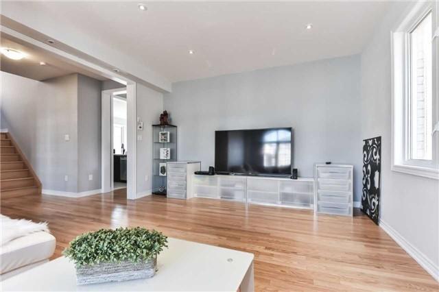 27 Furrow St, House detached with 4 bedrooms, 5 bathrooms and 4 parking in Markham ON | Image 3