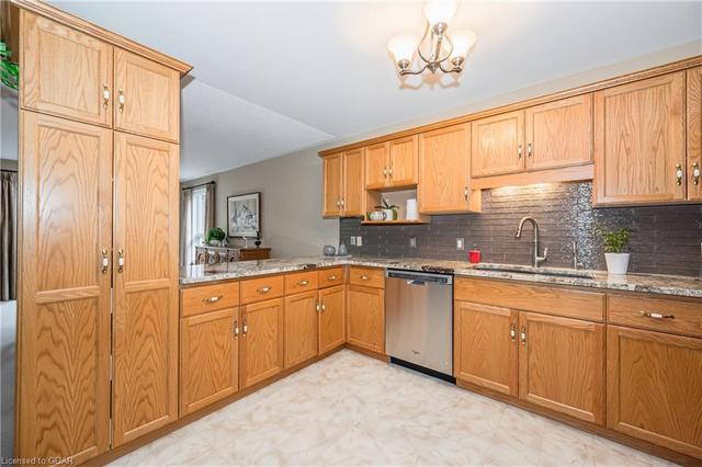 4 Parkside Drive, House detached with 3 bedrooms, 3 bathrooms and 2 parking in Guelph ON | Image 3