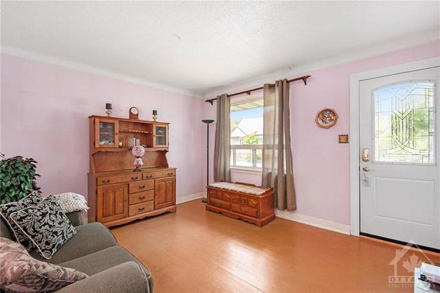 294 St Jacques Street, House detached with 3 bedrooms, 2 bathrooms and 4 parking in Ottawa ON | Image 8