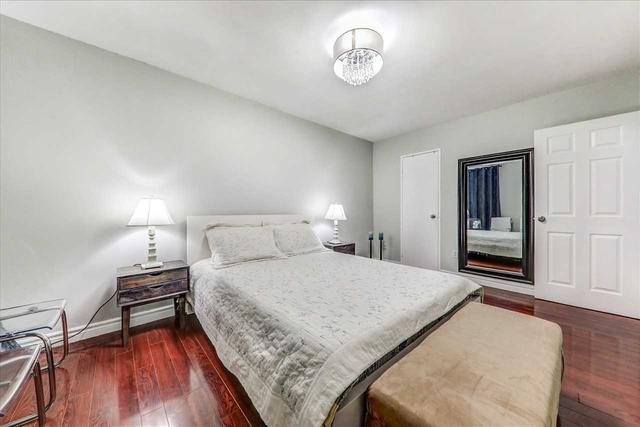 ph 2 - 15 Vicora Linkway Way, Condo with 2 bedrooms, 1 bathrooms and 1 parking in Toronto ON | Image 9