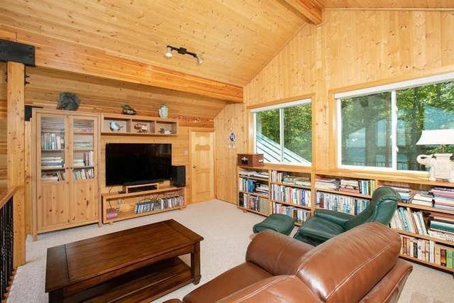 53 Sandy Island Tr, House detached with 3 bedrooms, 2 bathrooms and 0 parking in Parry Sound ON | Image 2