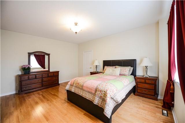 37 Calliandra Tr, Condo with 2 bedrooms, 3 bathrooms and 2 parking in Brampton ON | Image 9