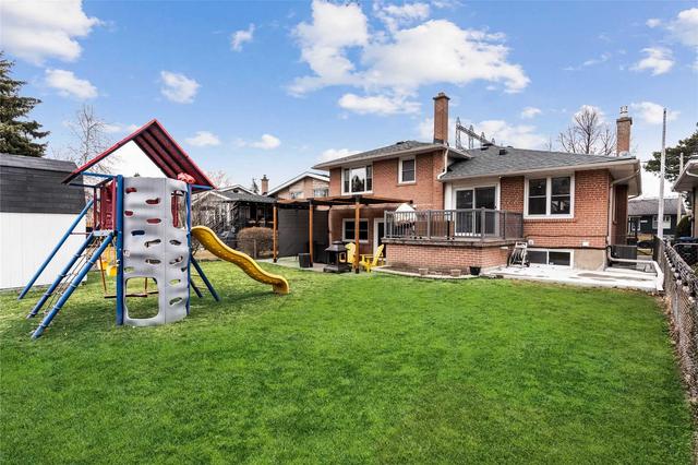 1544 Holburne Rd, House detached with 3 bedrooms, 2 bathrooms and 4 parking in Mississauga ON | Image 17