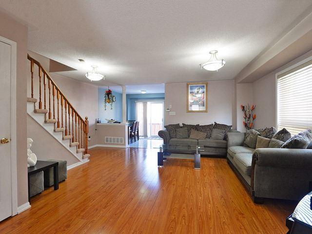 86 Whiteface Cres, House semidetached with 3 bedrooms, 3 bathrooms and 2 parking in Brampton ON | Image 4