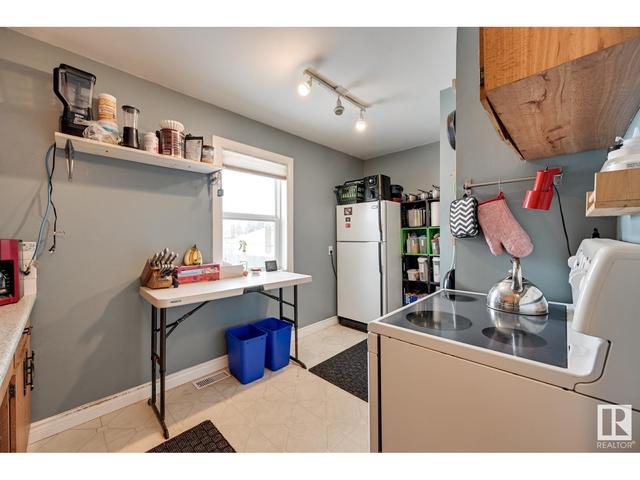 15906 106a Av Nw, House detached with 3 bedrooms, 2 bathrooms and null parking in Edmonton AB | Image 13
