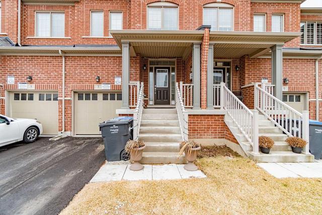 7 Brushwood Dr, House attached with 3 bedrooms, 3 bathrooms and 2 parking in Brampton ON | Image 4