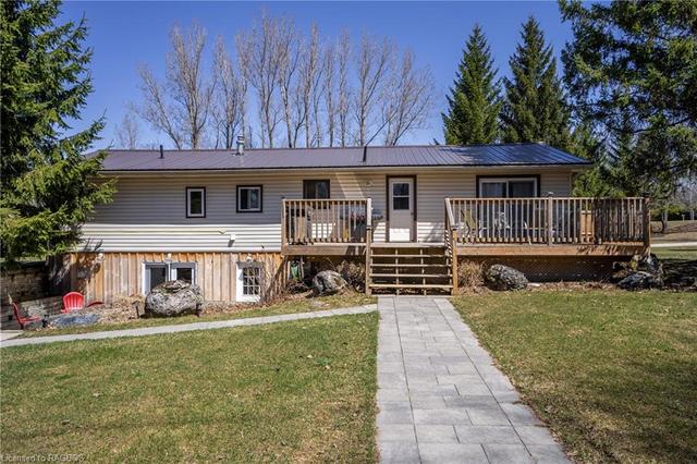 580335 Sideroad 60, House detached with 4 bedrooms, 2 bathrooms and 20 parking in Chatsworth ON | Image 1