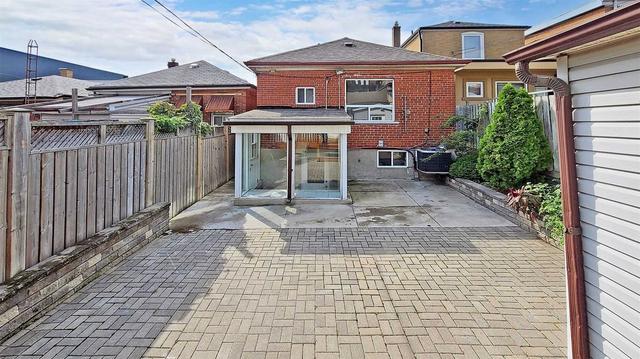 main - 297 Gilbert Ave, House detached with 3 bedrooms, 1 bathrooms and 0 parking in Toronto ON | Image 32