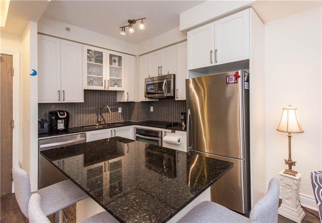 909B - 9090 Yonge St, Condo with 1 bedrooms, 1 bathrooms and 1 parking in Richmond Hill ON | Image 4