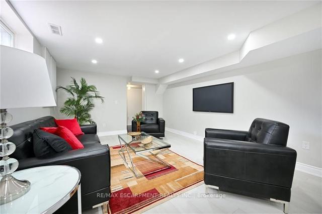 54 Lake Ave N, House detached with 3 bedrooms, 3 bathrooms and 7 parking in Hamilton ON | Image 20