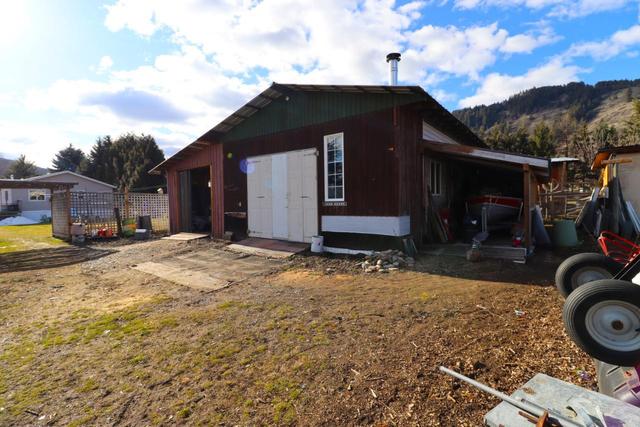 3474 Davy Road, House detached with 2 bedrooms, 2 bathrooms and null parking in Kootenay Boundary D BC | Image 6