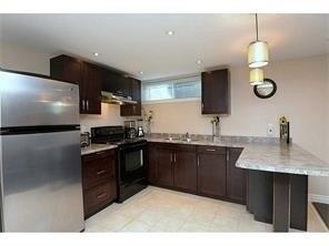 441 Saville Cres, House detached with 3 bedrooms, 2 bathrooms and 3 parking in Oakville ON | Image 3