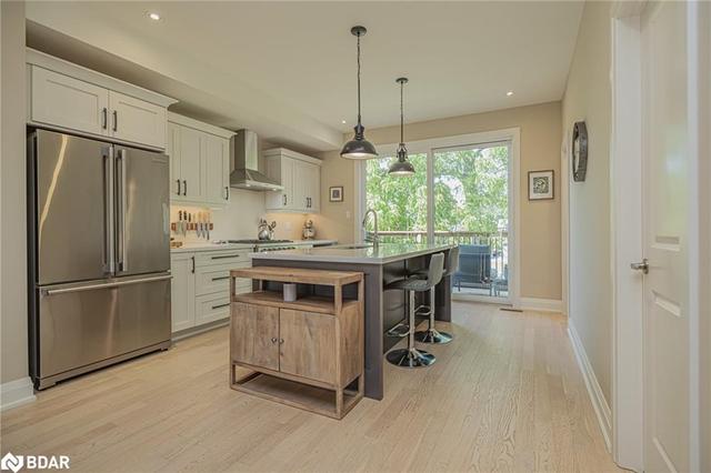 88b Clapperton Street, House attached with 2 bedrooms, 3 bathrooms and 3 parking in Barrie ON | Image 10