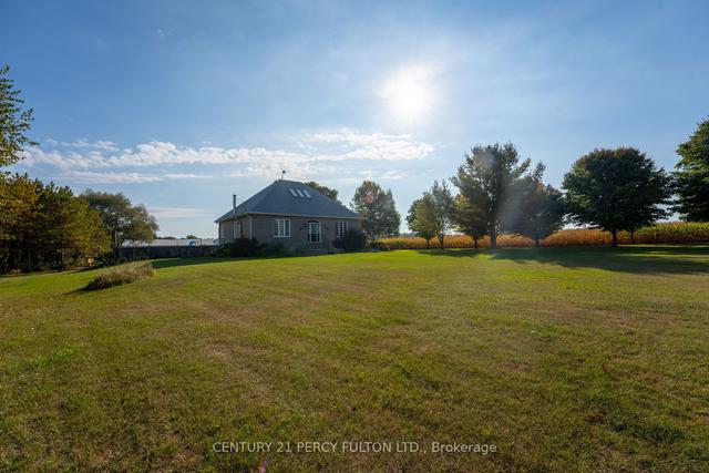 5659 Gilmore Rd, Home with 3 bedrooms, 3 bathrooms and 20 parking in Clarington ON | Image 7