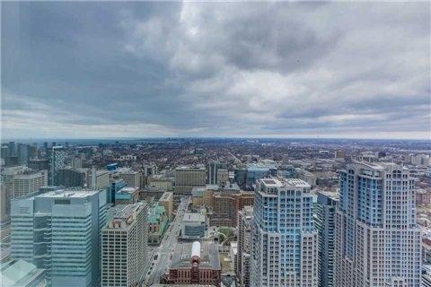 5616 - 386 Yonge St, Condo with 3 bedrooms, 2 bathrooms and 1 parking in Toronto ON | Image 14