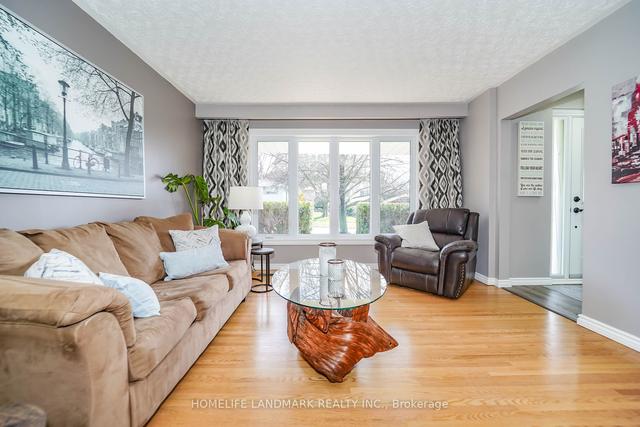 96 Cresthaven Dr, House detached with 3 bedrooms, 2 bathrooms and 3 parking in Toronto ON | Image 36