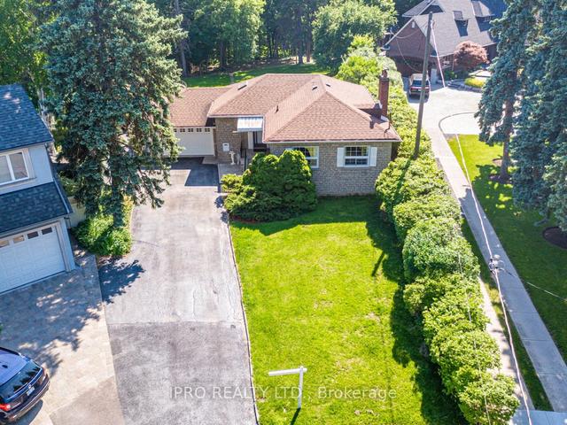 3 Faircrest Circ, House detached with 3 bedrooms, 2 bathrooms and 6 parking in Toronto ON | Image 1