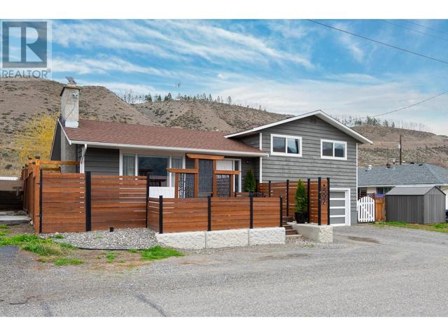 597 Pine Street, House detached with 4 bedrooms, 2 bathrooms and null parking in Ashcroft BC | Image 2