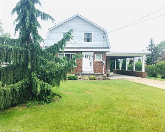 958 6th Avenue W, House detached with 2 bedrooms, 2 bathrooms and 5 parking in Owen Sound ON | Image 1