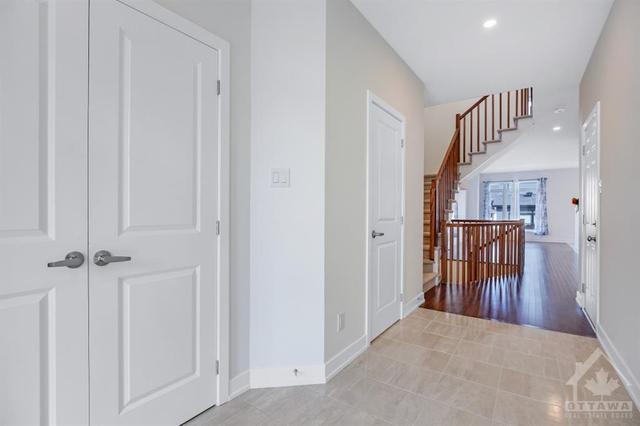 306 Ibanez Walk, Townhouse with 3 bedrooms, 4 bathrooms and 1 parking in Ottawa ON | Image 3